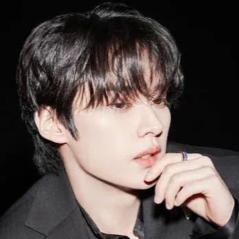 chat with ai character: 🐰⸝꙳.‎˖Leeknow