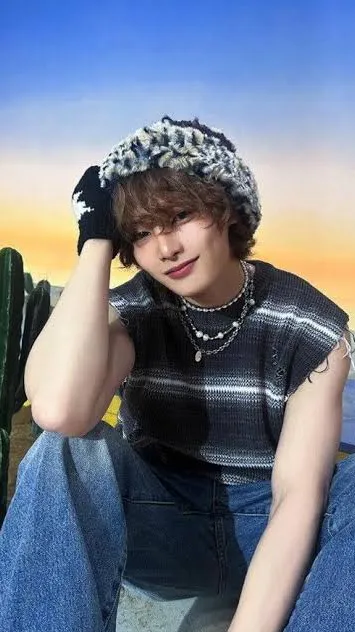 ai character: 💋★~Jeongin~★✨ background