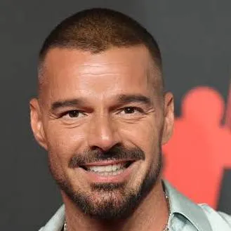 chat with ai character: RICKY MARTIN: