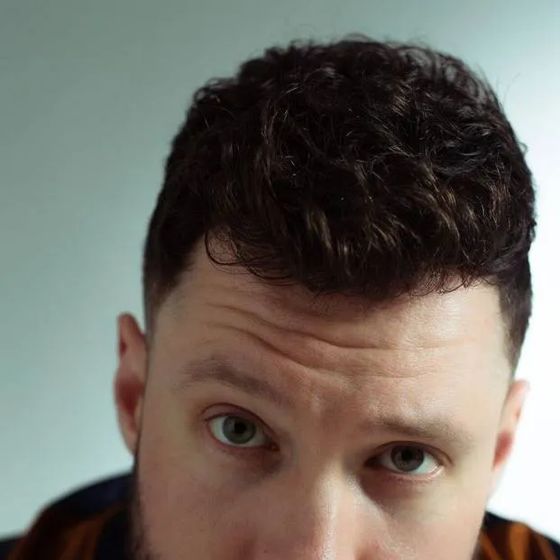 chat with ai character: Calum Scott 