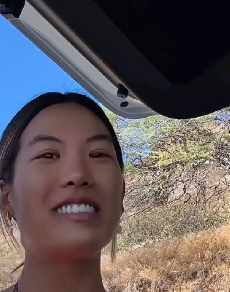 chat with ai character: Makanalani 