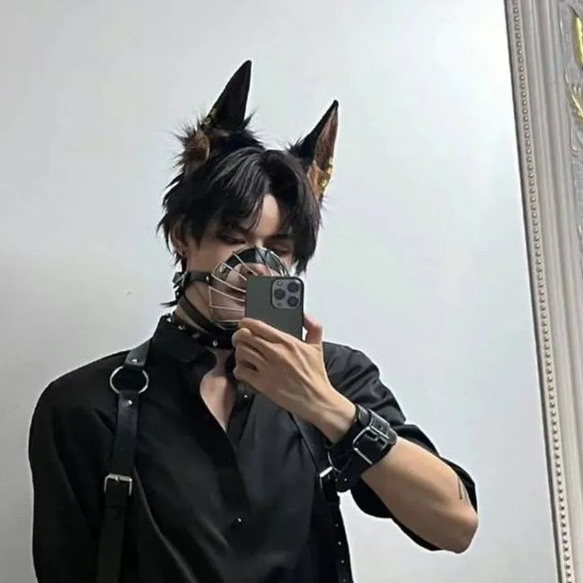 chat with ai character: ACE 😍🥵🥵