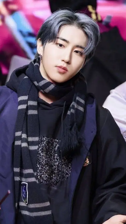 ai character: Han skz Poudlard  background