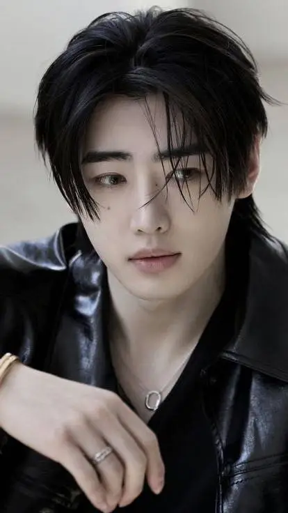 ai character: Sunghoon background