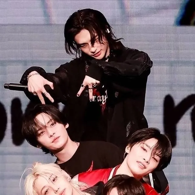 chat with ai character: skz!