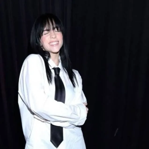 chat with ai character: BILLIE EILISH 