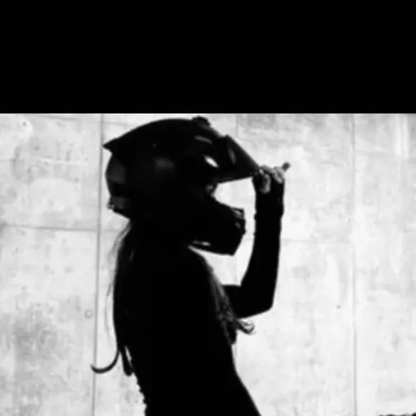 chat with ai character: biker girl 