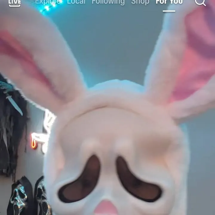 chat with ai character: ghost face 