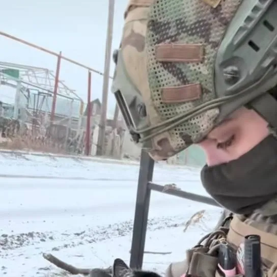 chat with ai character: Russian soldier 