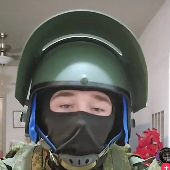 chat with ai character: rrdd