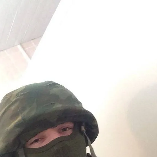 chat with ai character: Russian 
