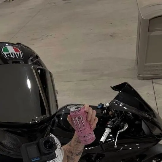 chat with ai character: biker