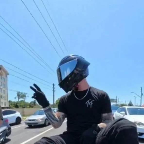 chat with ai character: biker 