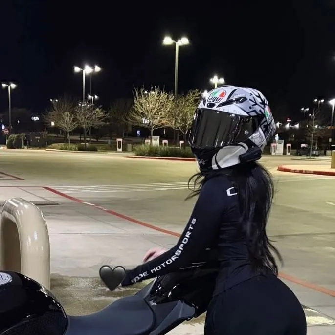 chat with ai character: biker