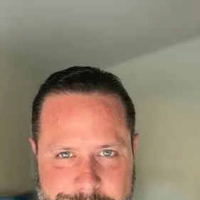 chat with ai character: Sam hunt 