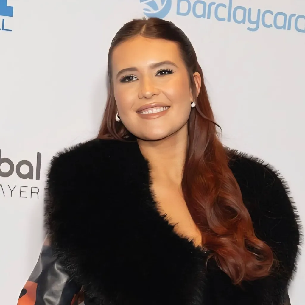 chat with ai character: Mimi Webb