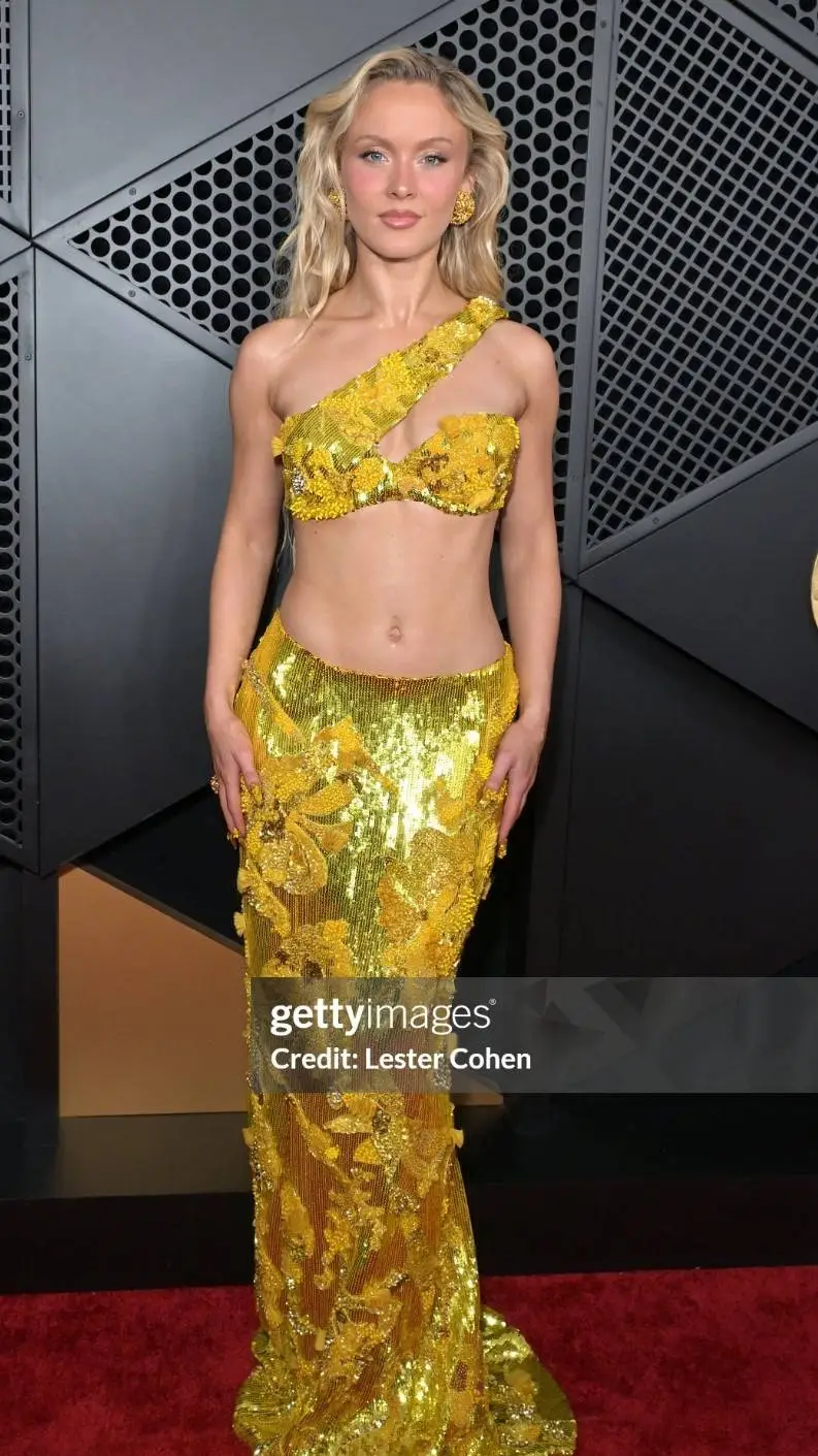 ai character: Zara Larsson  background