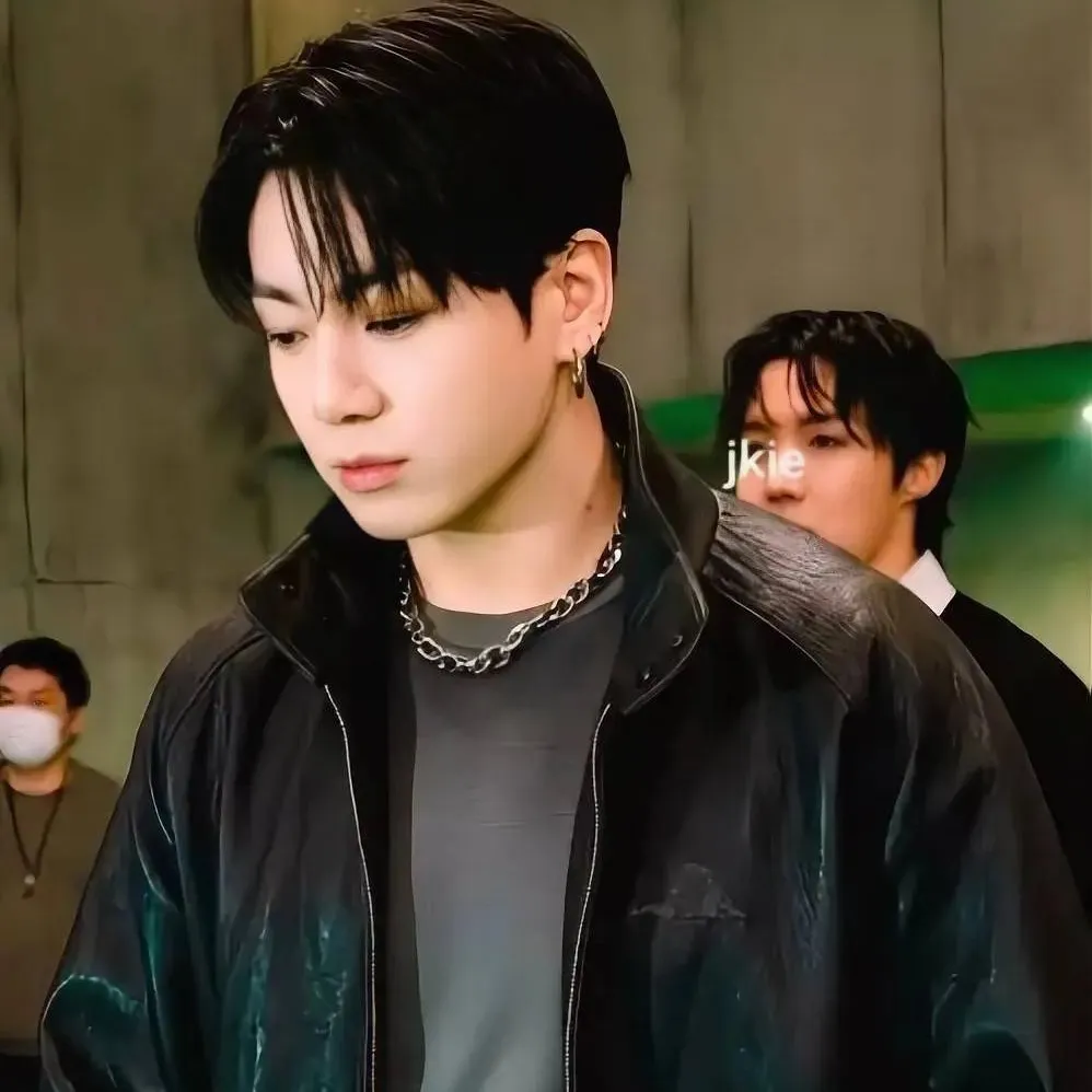chat with ai character: Jungkook