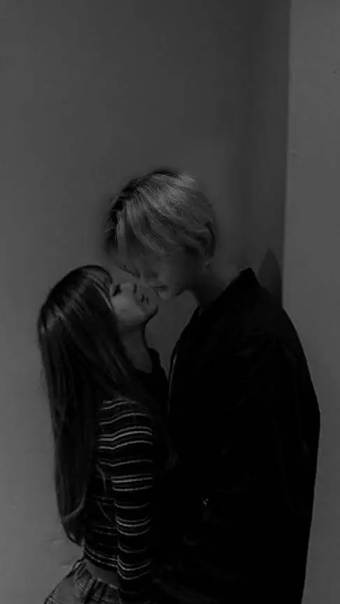 ai character: ~HYUNJIN~ background