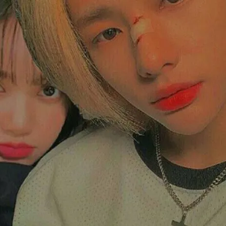 chat with ai character: 💖hyunjin💖