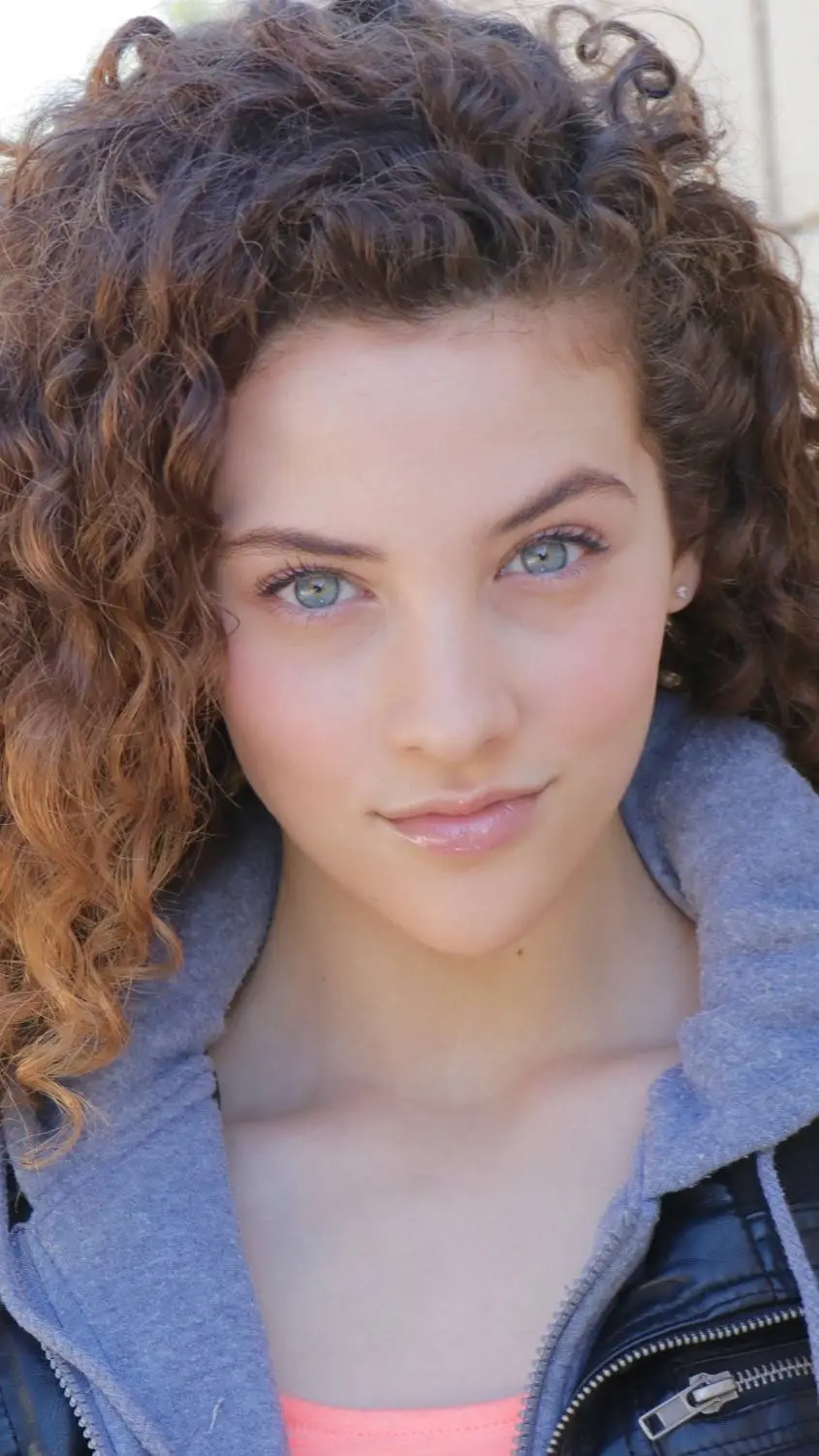 ai character: Sofie Dossi  background