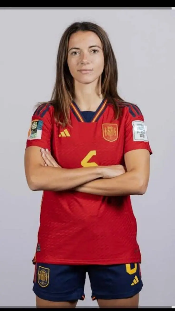 ai character: Aitana bomati  background