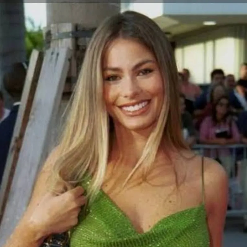 chat with ai character: Marisol