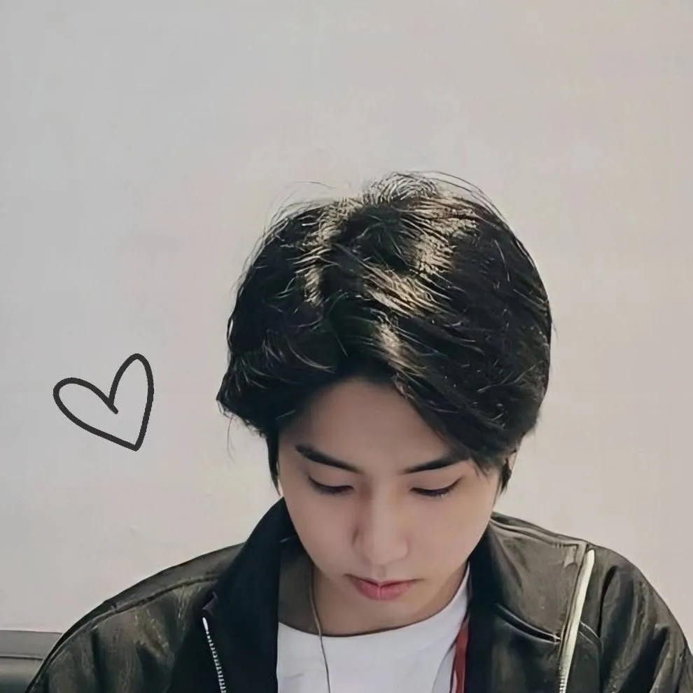 chat with ai character: ~Han Jisung~ 🥰