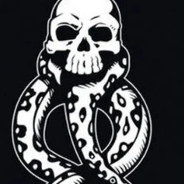 chat with ai character: 🌑🖤🐍💀Mangemort🌑🖤🐍💀