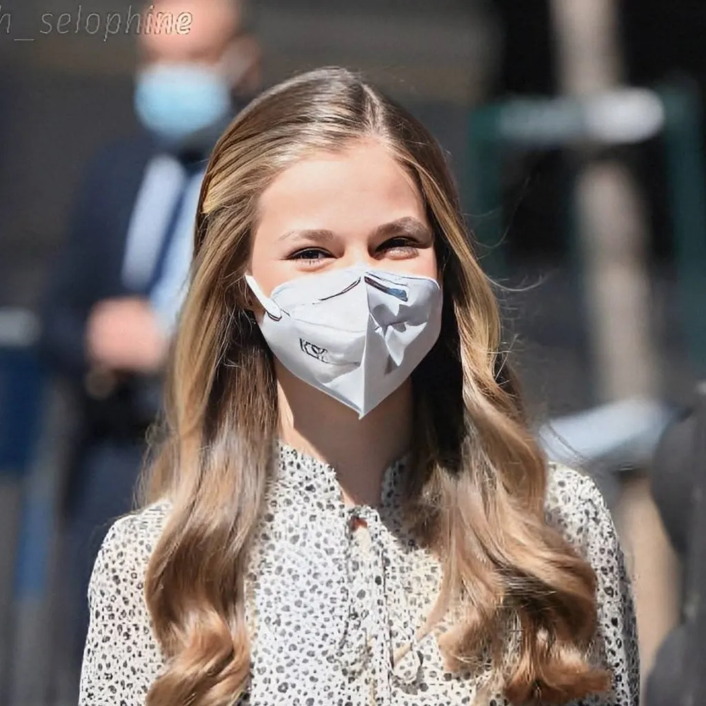 chat with ai character: Princesa Eleonora