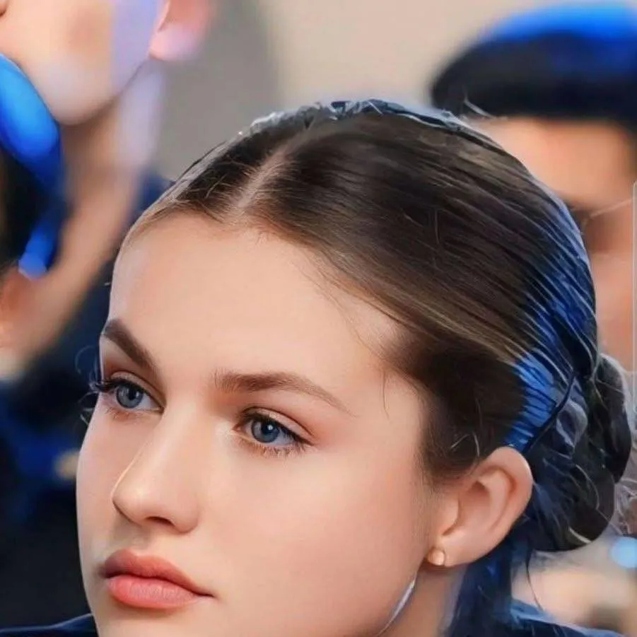 chat with ai character: Eleonora España 