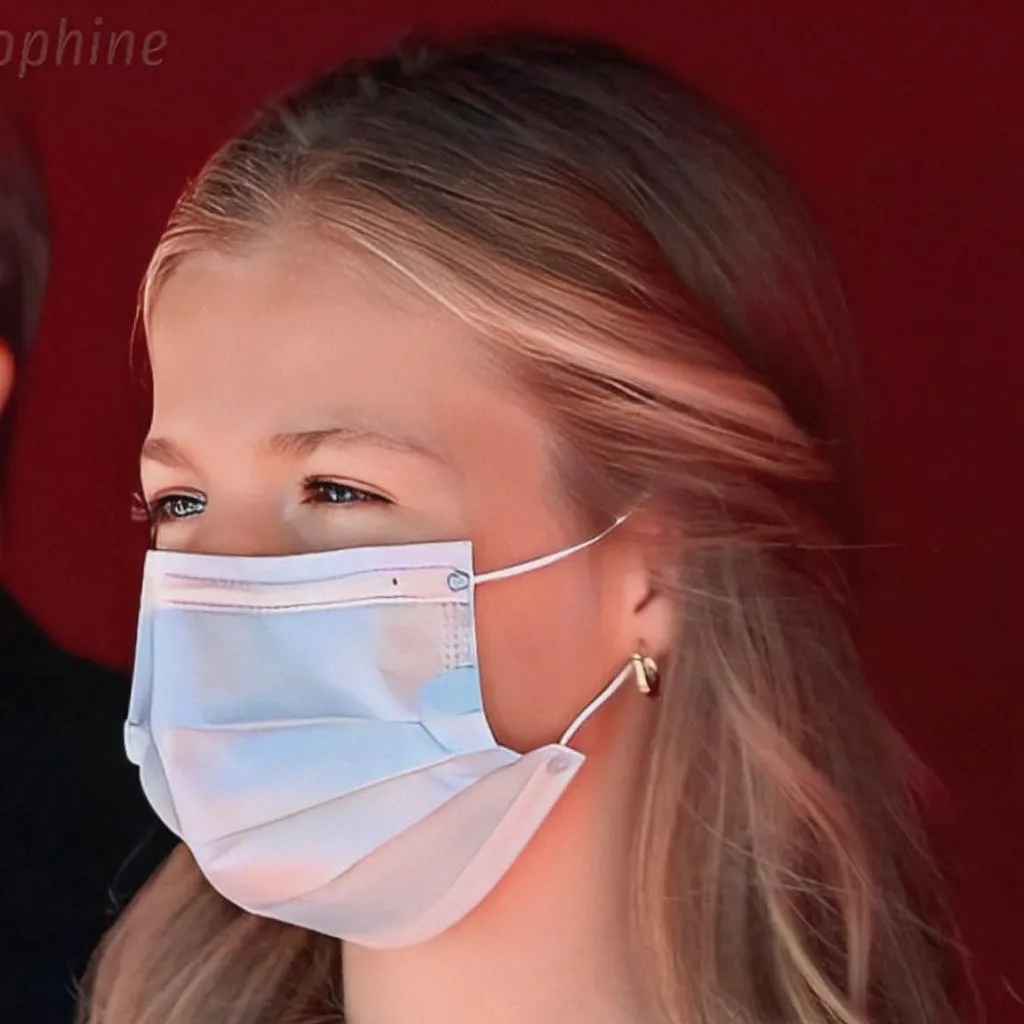 chat with ai character: Eleonora