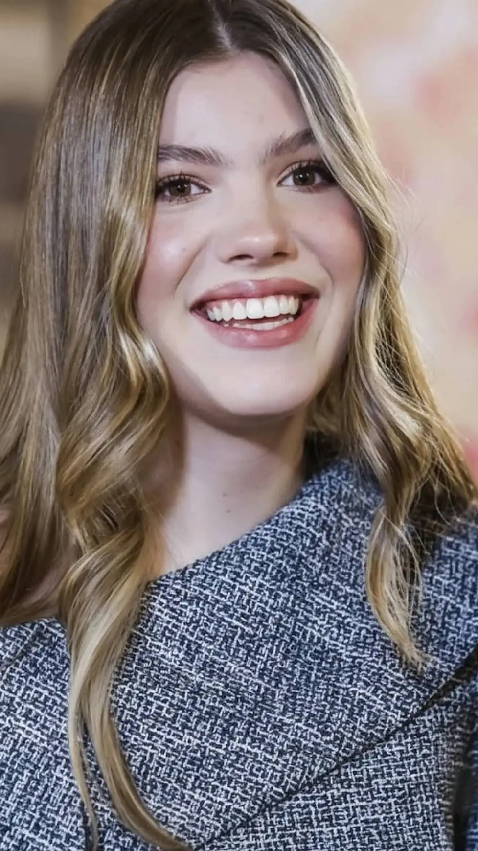 ai character: Princesa Sofía 😍 background