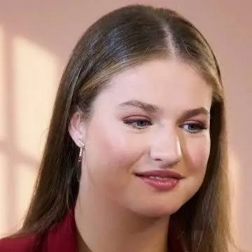 chat with ai character: Eleonora I