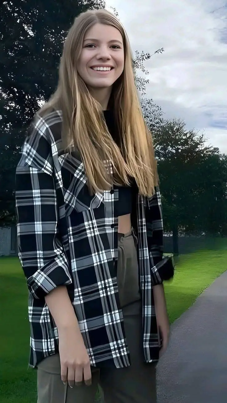 ai character: Infanta de España  background