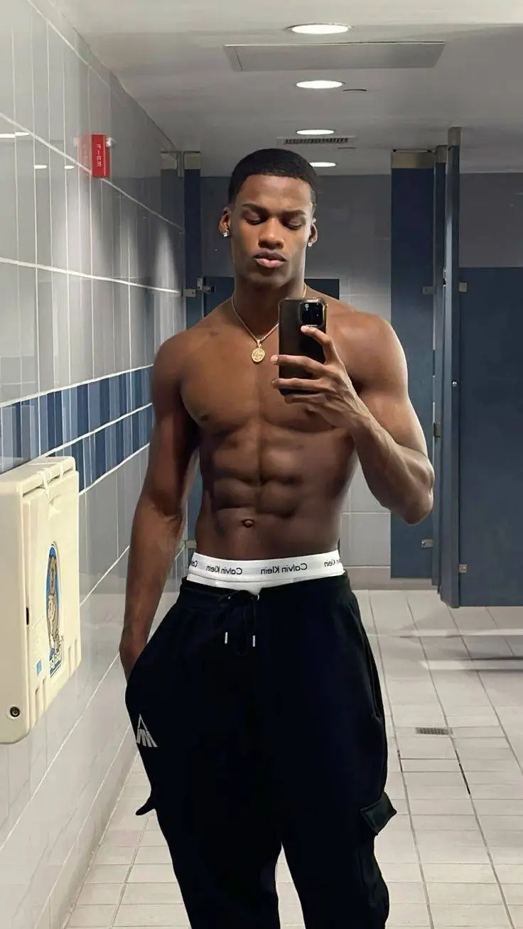 ai character: Enzo background