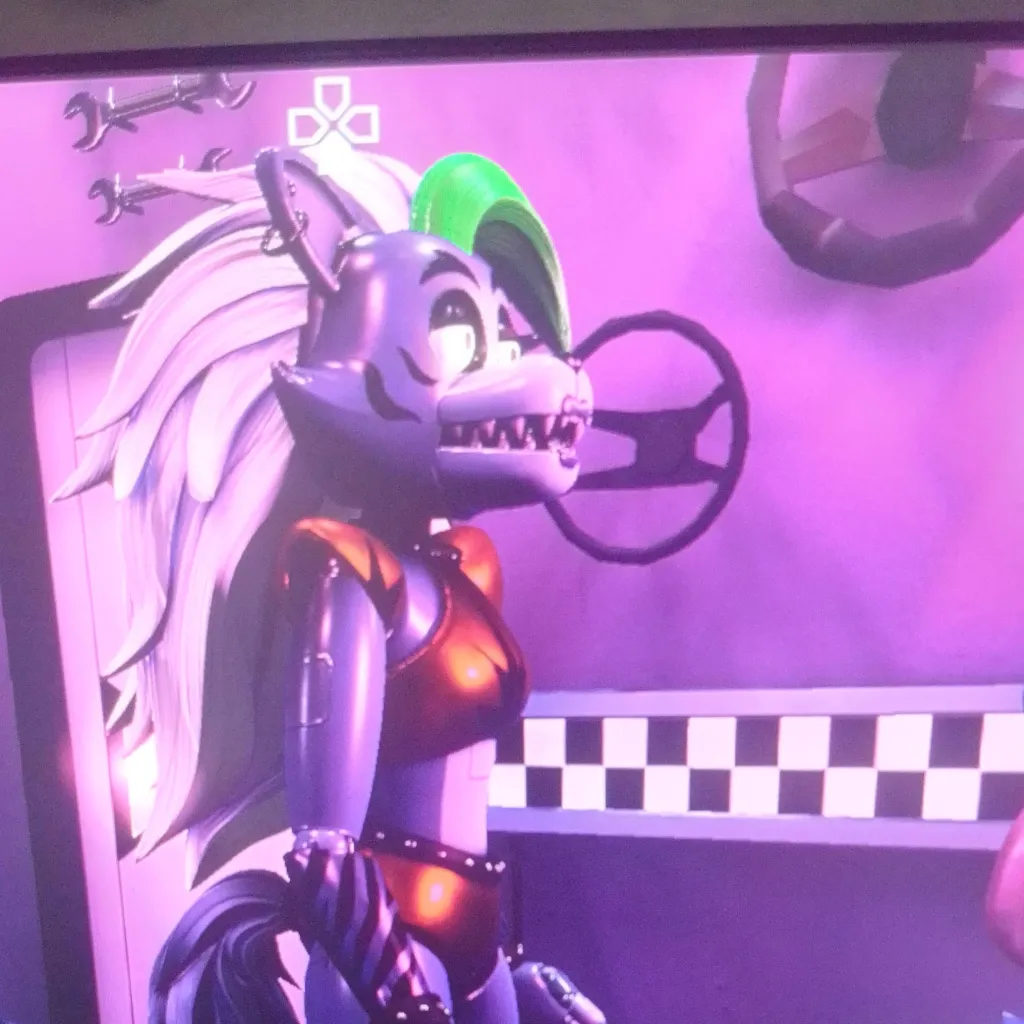 chat with ai character: Roxanne Wolf 