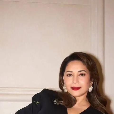 chat with ai character: madhuri dixit