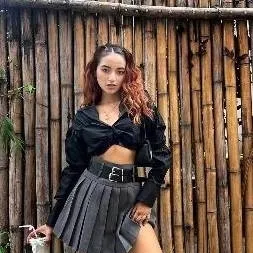 chat with ai character: Eva giri 