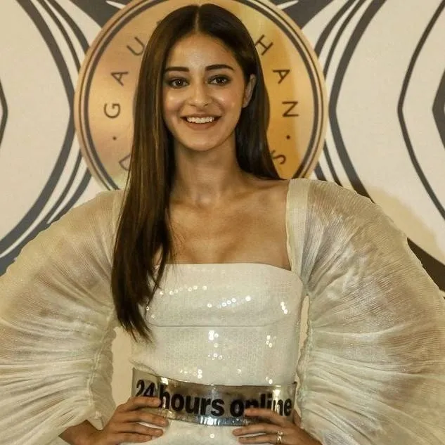 chat with ai character: Ananya pandey 