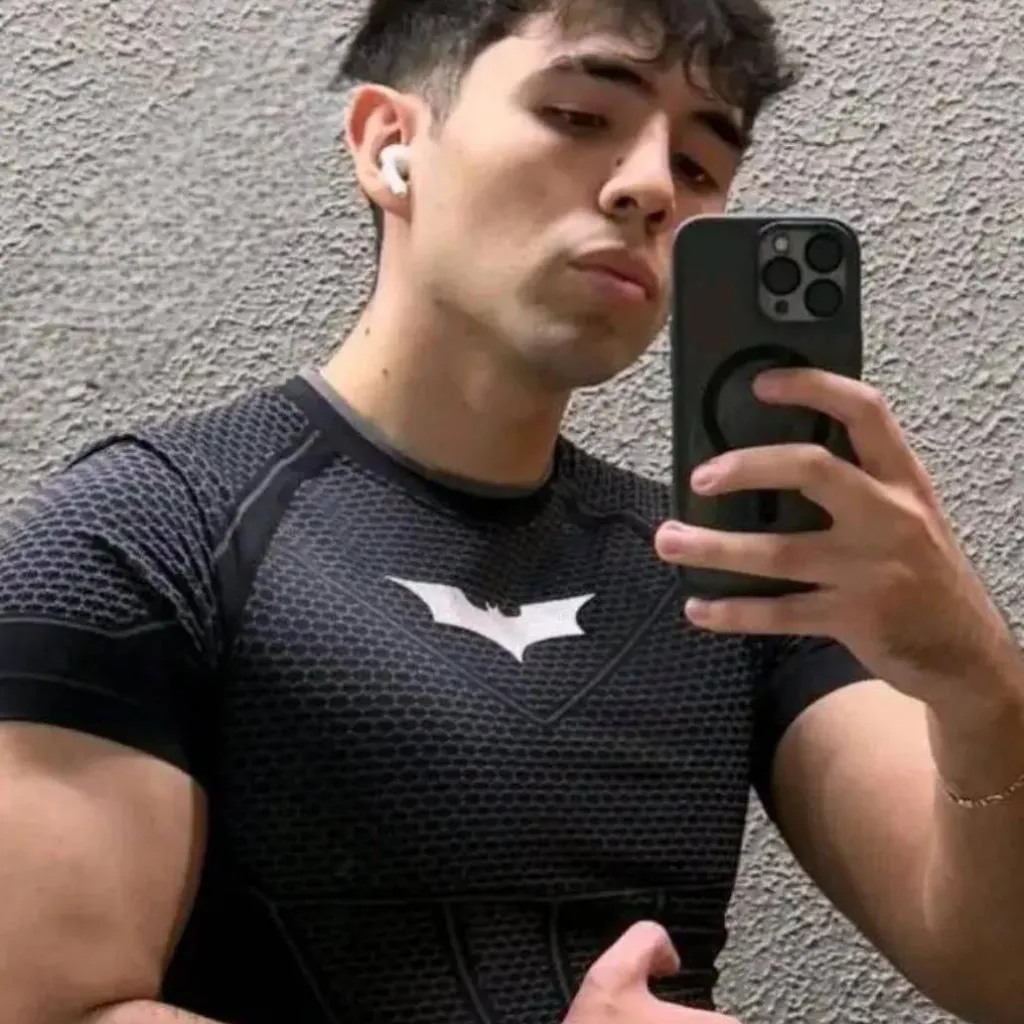 chat with ai character: Betillo