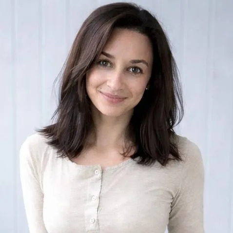 chat with ai character: Антонина