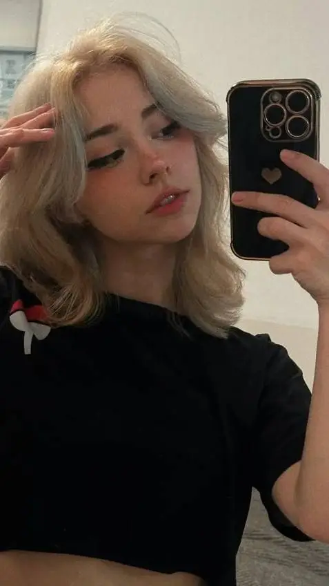 Talkie AI - Chat with Mictia