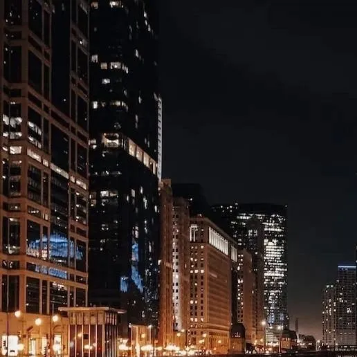 chat with ai character: downtown chicago