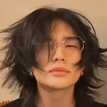 chat with ai character: ✨Hyunjin ✨