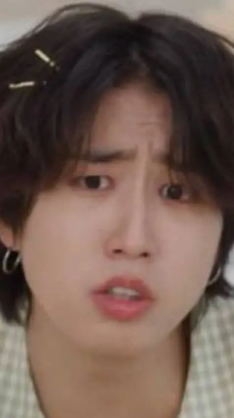 ai character: Han Jissung 💗 background