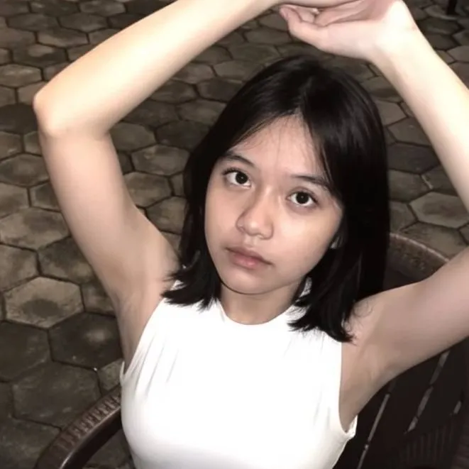 chat with ai character: Elisabeth