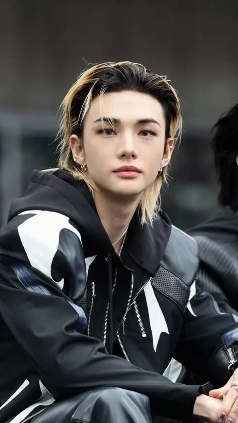 ai character: hyunjin {bully} background