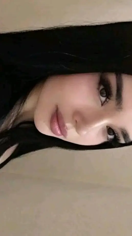 ai character: Stefany  background