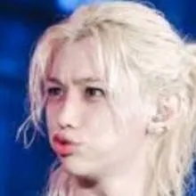 chat with ai character: ~FELIX~